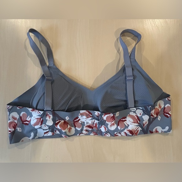 Knix Padded V Neck Bra - Picture 2 of 6